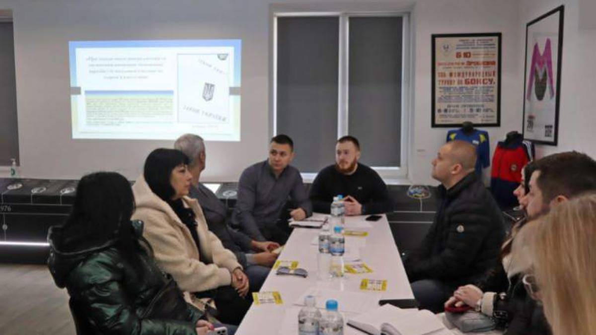Запорізьким рестораторам нагадали про заборону куріння у громадських закладах