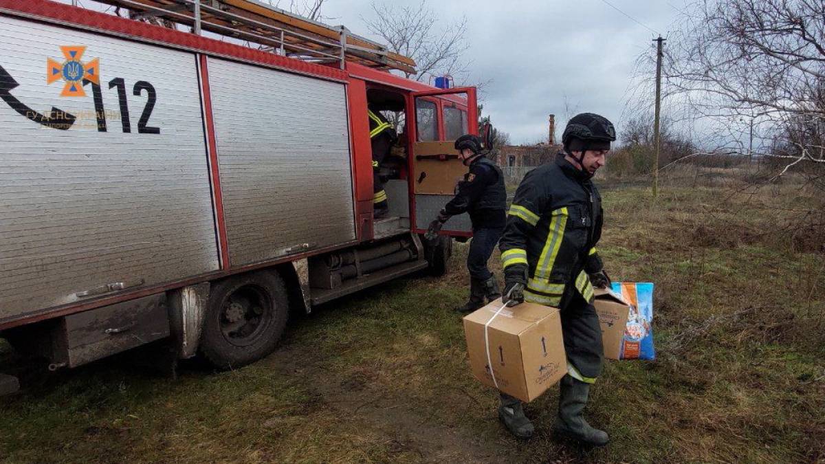 Запорізькі рятувальники продовжують надавати допомогу населенню у прифронтовій зоні (фото)