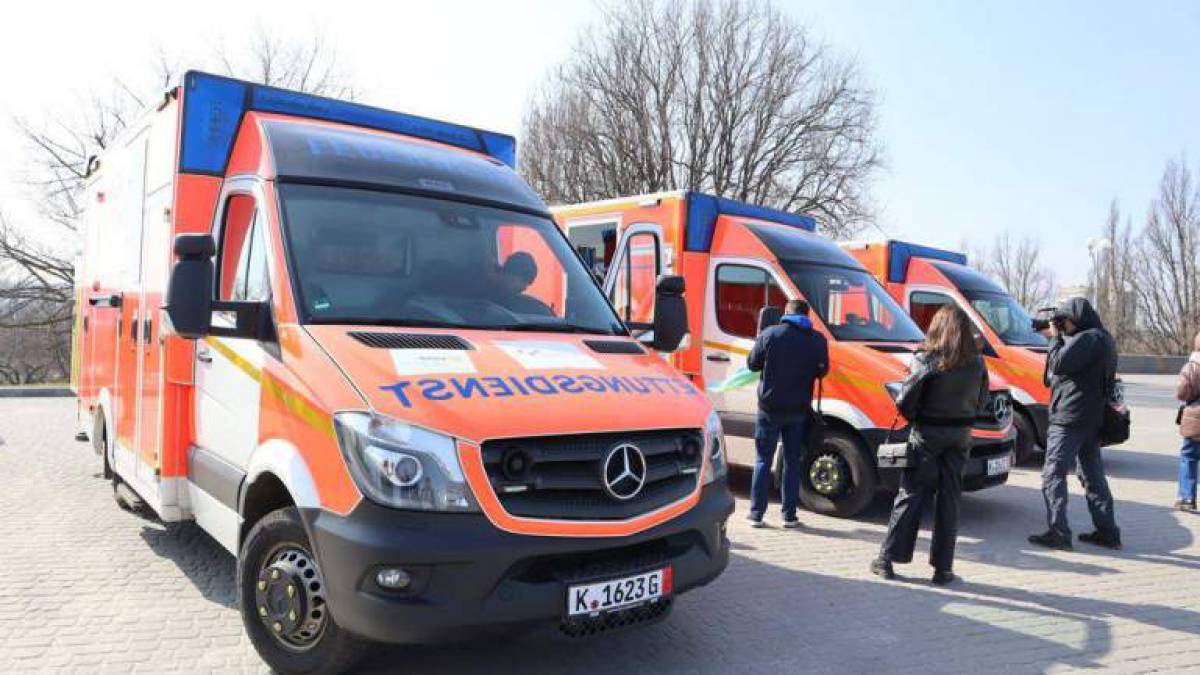 Запорізька область отримала 4 сучасні автівки «швидкої допомоги» з Німеччини