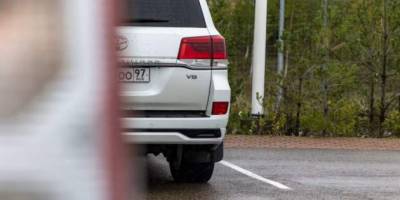 У Фінляндії заявили, що автівки з російськими номерами мають виїхати з країни до 16 березня