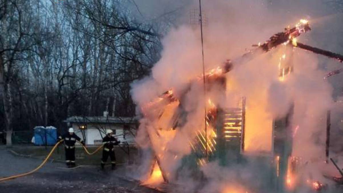 На Запоріжжі горів дачний будинок