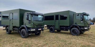 Європейський фонд миру передав ЗСУ дві вантажівки для перевезення людей