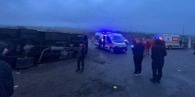 На Львівщині перевернувся рейсовий автобус, 16 постраждалих