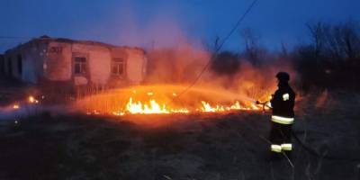 Запорізькі рятувальники ліквідували наслідки ворожих обстрілів