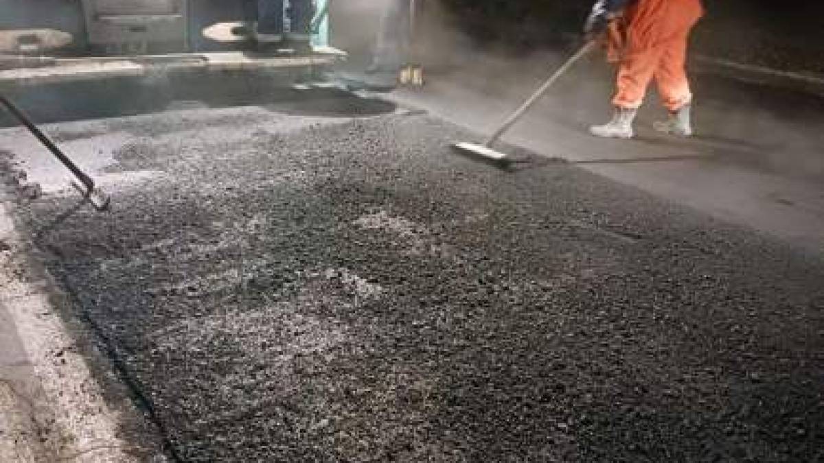У Запоріжжі ремонтують аварійні дороги на Хортиці – фото