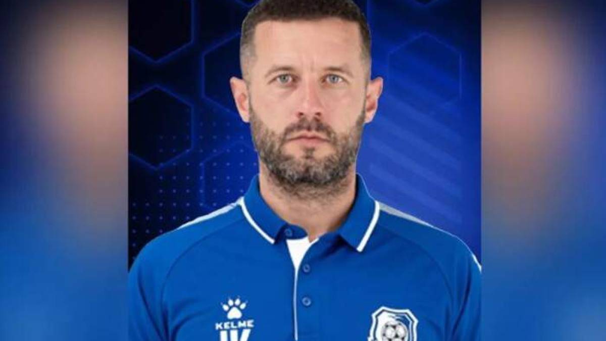 Тренер футбольного клубу Прем’єр-ліги не повернувся до України після зборів у Туреччині