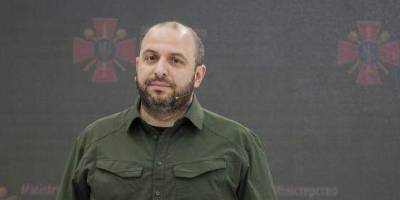 Министр обороны приехал на Запорожское направление и показал ход строительства фортификаций (видео)