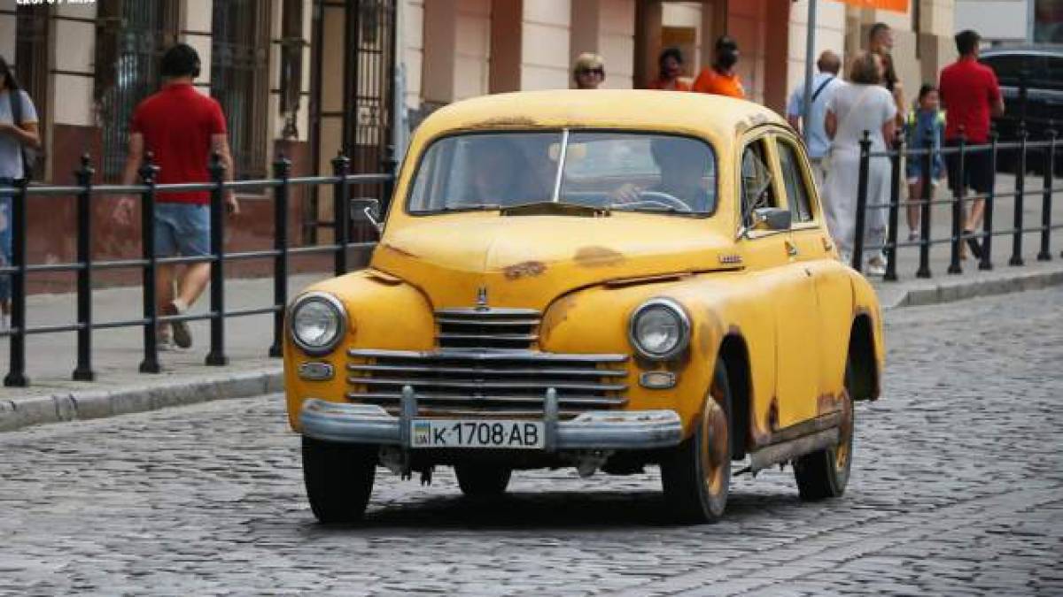 Машину із фільму «Я, «Побєда» і Берлін» продадуть на аукціоні