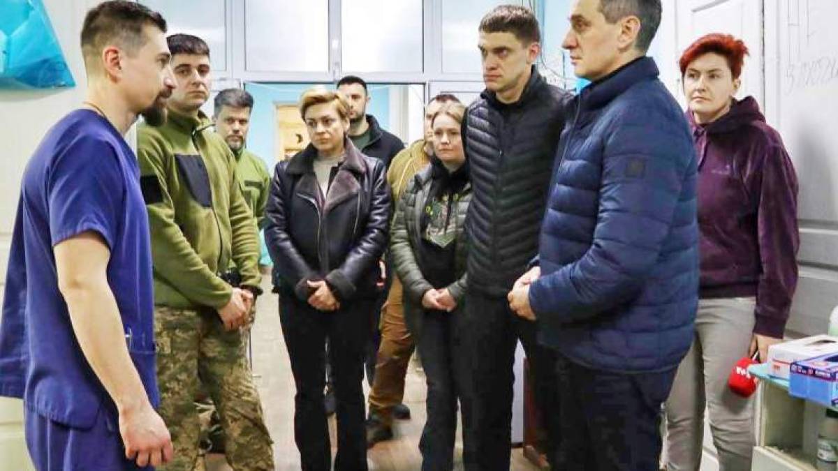 Міністр Віктор Ляшко відвідав поранених на Запорізькому фронті бійців – фото