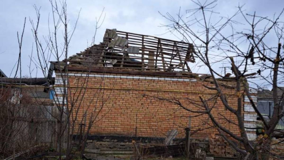 Ворог обстріляв Дніпропетровщину, постраждала ціла родина