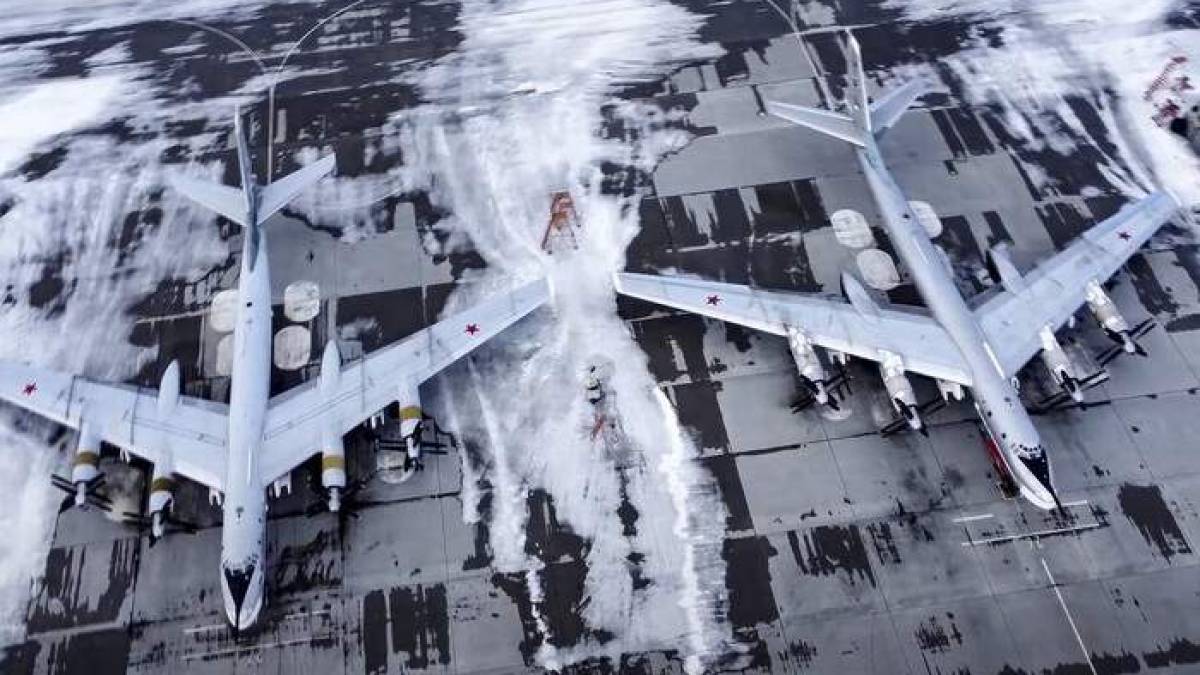 Під ранок о 5.36 в Енгельсі лунали вибухи в районі аеродрому, де розташована стратегічна авіація окупантів