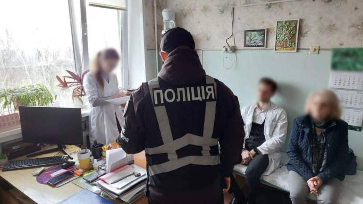 У Запоріжжі у керівника МСЕК вилучено більше мільйона доларів готівкою