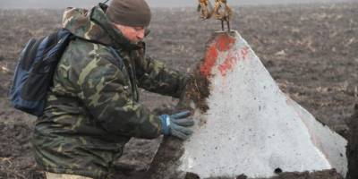Бійці Запорізької бригади тероборони встановлюють зуби дракона (фото)