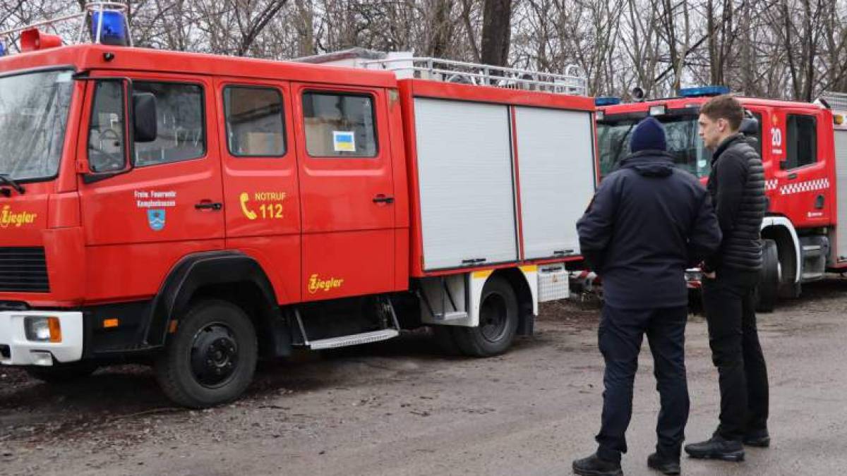 Мелітопольська громада отримала уже сьоме пожежне авто від європейських друзів