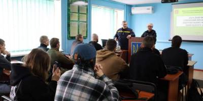 У Запоріжжі навчають добровольців-рятувальників, які беруть участь у ліквідації наслідків ворожих обстрілів