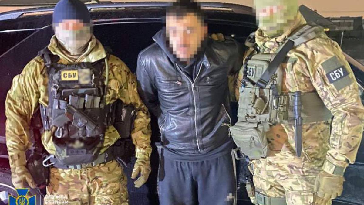 Мешканці Запоріжжя організували трафік важких наркотиків за кордон
