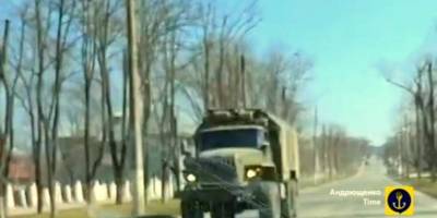 У Запорізьку область ворог перекидає через Маріуполь велику кількість техніки