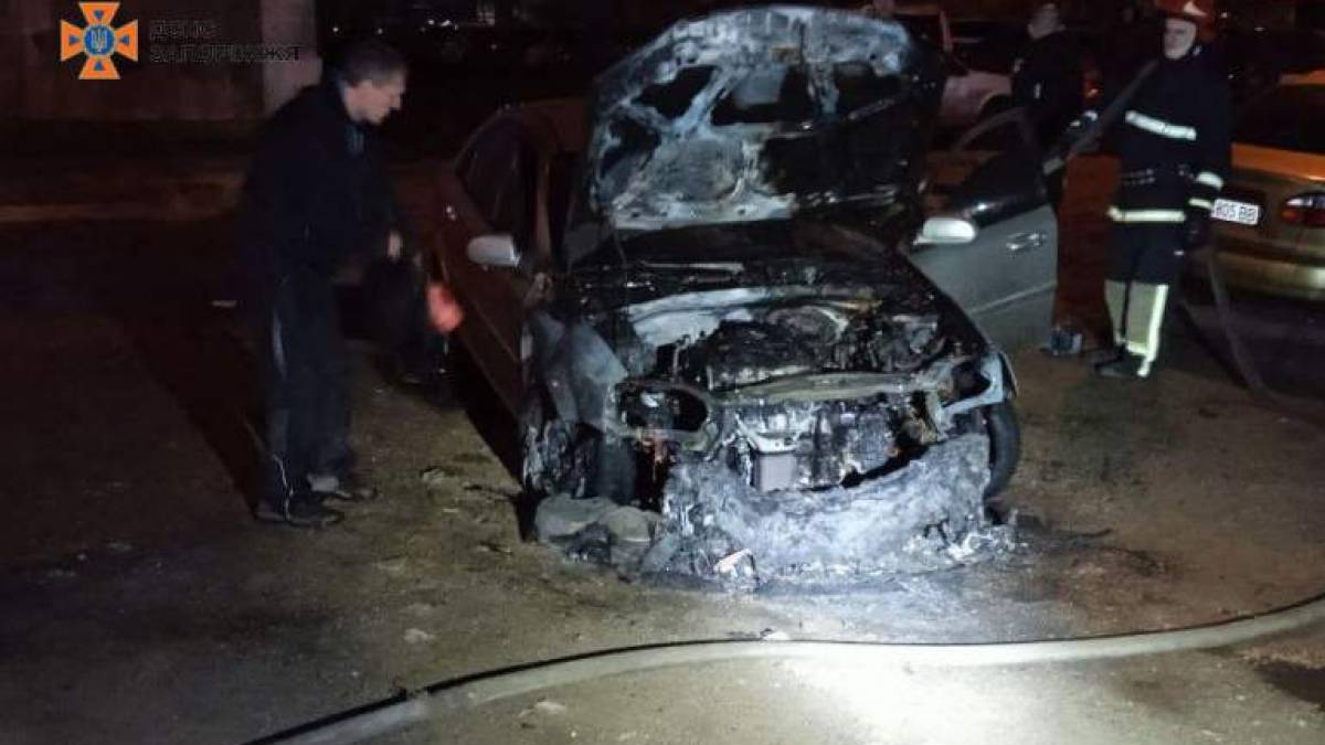 У Запоріжжі вибухнула автівка – фото