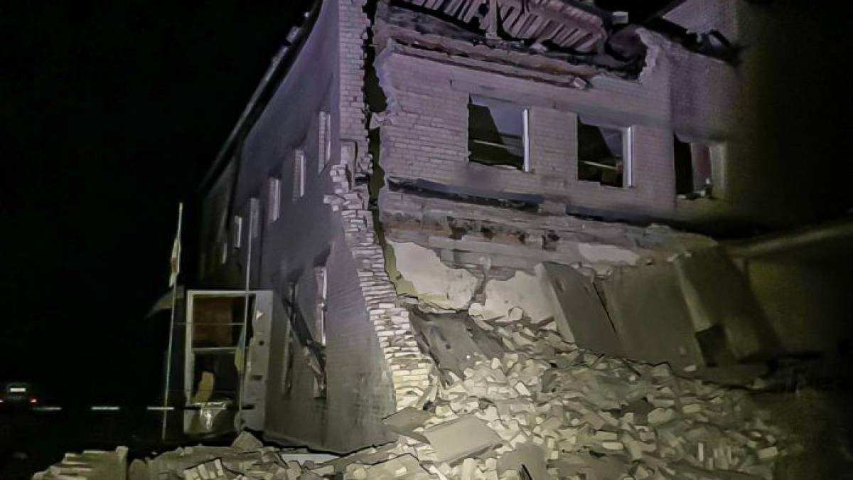 Росіяни вночі поцілили в пам’ятник Воїнам Другої Світової війни на Харківщині