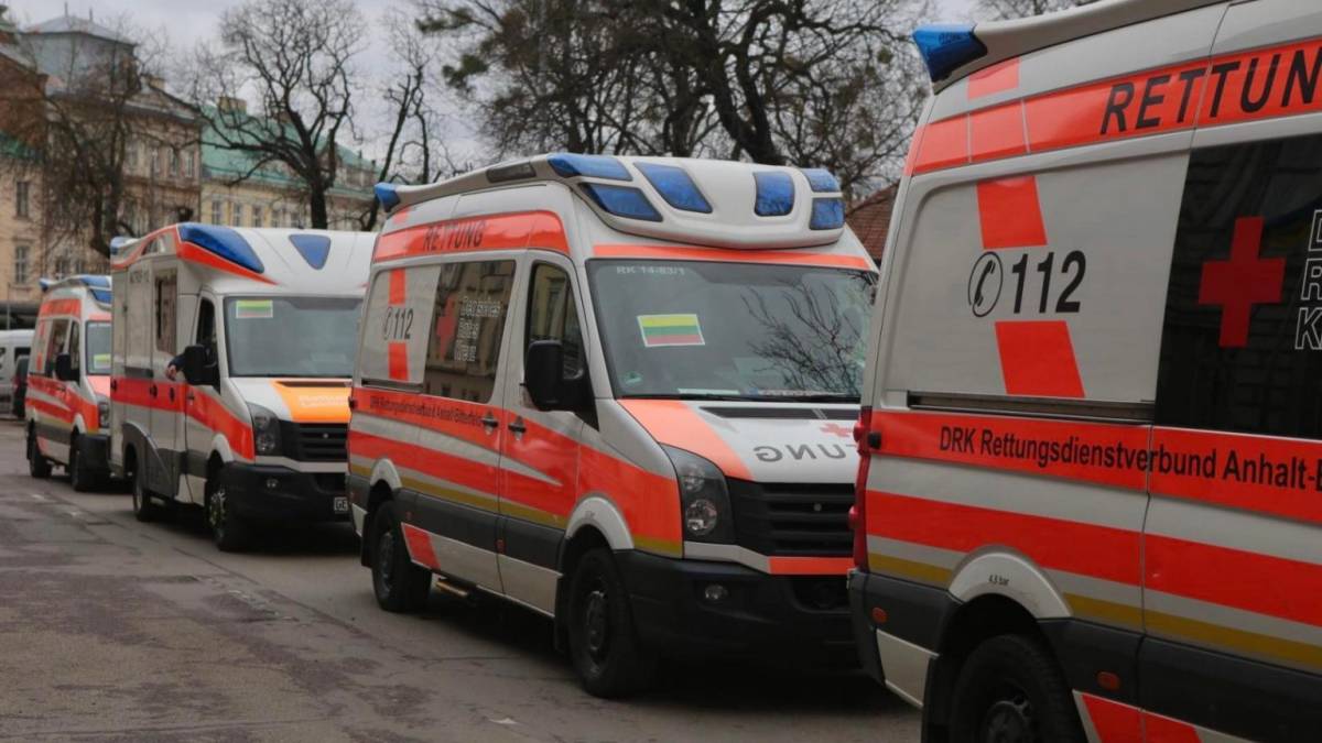 Корея передала Україні ще 70 автівок швидкої допомоги