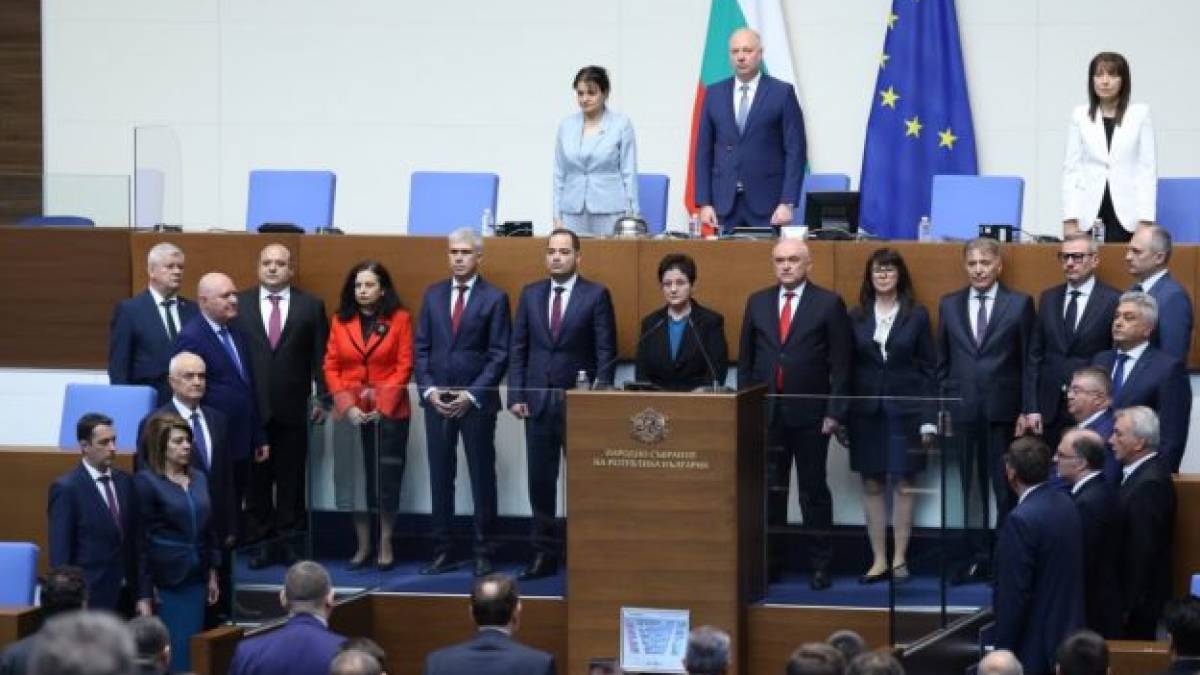 У Болгарії офіційно призначили тимчасовий уряд і дату дострокових виборів