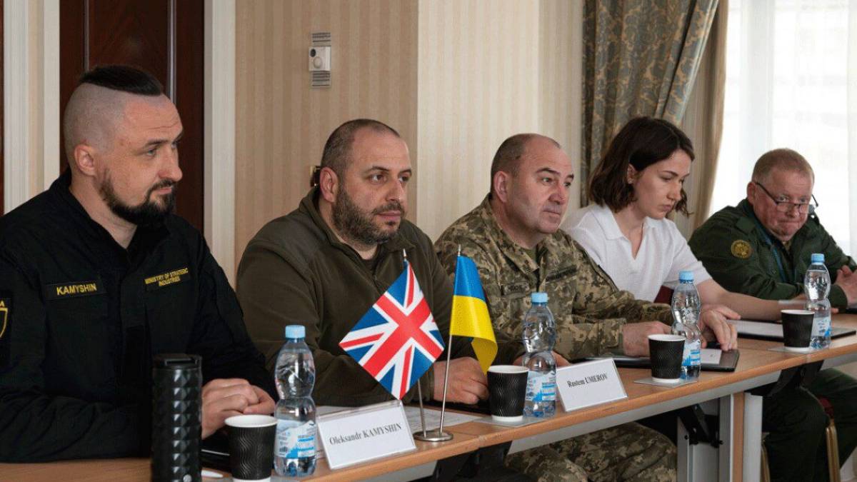 Україна та Британія підписали оборонну угоду:  деталі