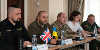 Україна та Британія підписали оборонну угоду:  деталі