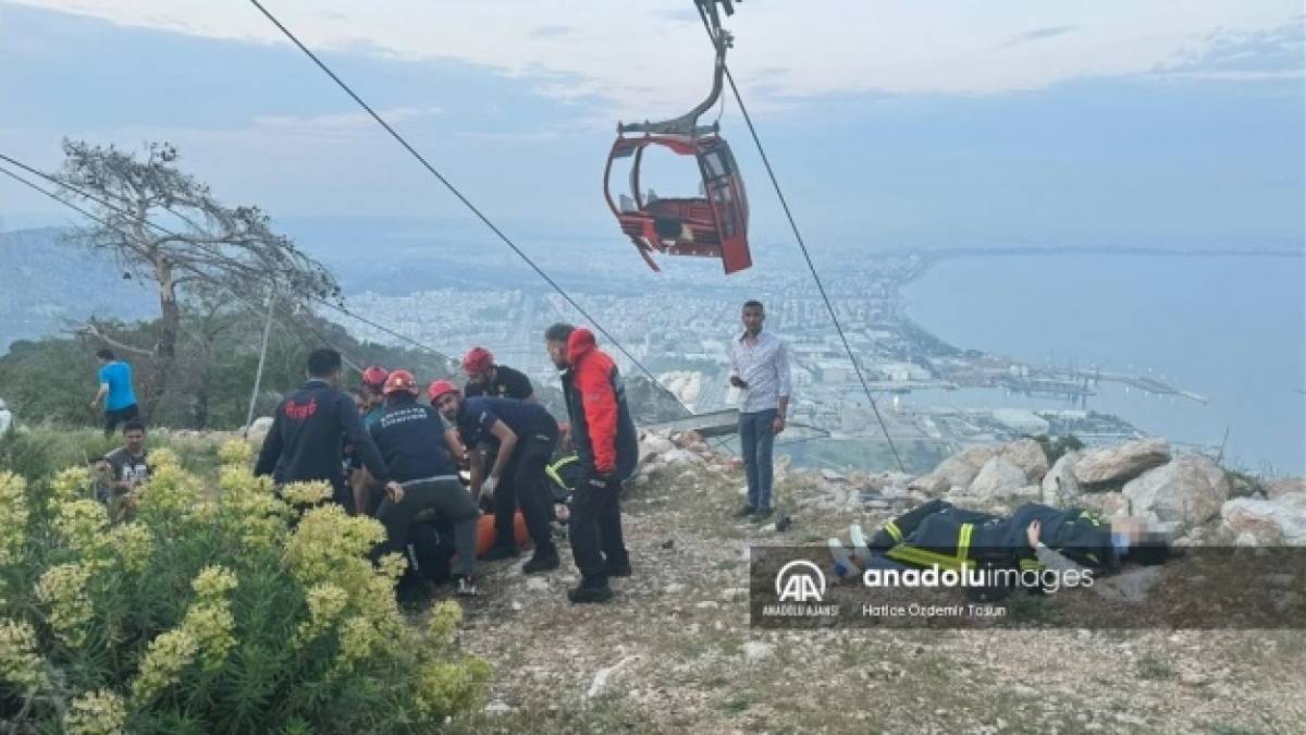 Аварія на канатній дорозі в Туреччині: 174 особи врятували