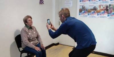 На Запоріжжі фейкова адміністрація рашистів влаштувала фотосесію для пенсіонерів
