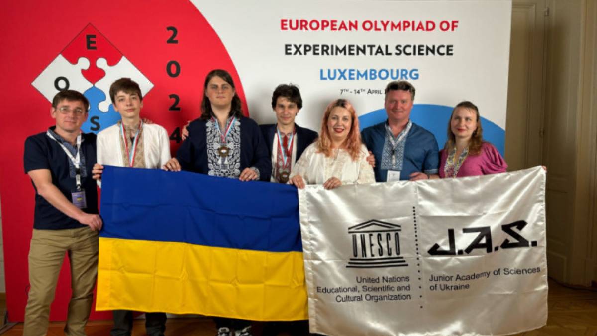 Українські школярі здобули “срібло” на Європейській олімпіаді експериментальної науки