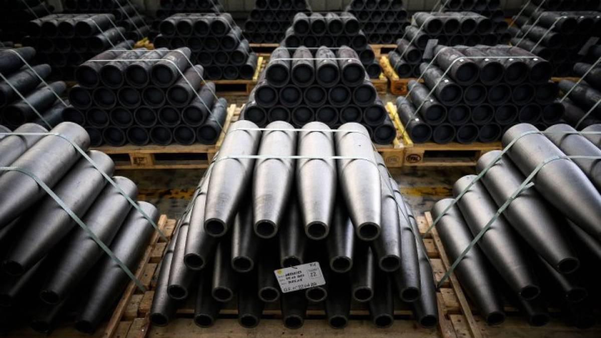 Чехія розпочала укладання контрактів на снаряди для України