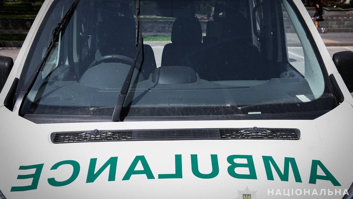 Запорізькі парамедики отримали авто для евакуації поранених  від іноземних волонтерів