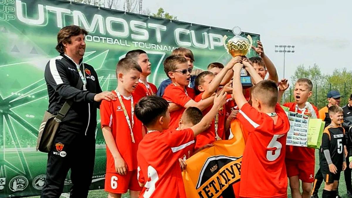 Запорізький «Металург U-11» на нагородженні Silver League «UTMOST CUP»