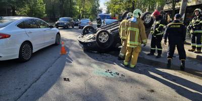 У Запоріжжі сталася масштабна ДТП – зіштовхнулися три автівки