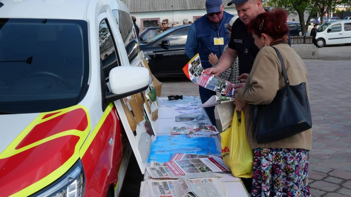 На Запоріжжі рятувальники  продовжують інформувати мешканців щодо мінної загрози