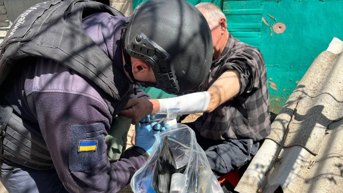 На Запоріжжі рятувальники гасили пожежі та ліквідували наслідки ворожих обстрілів