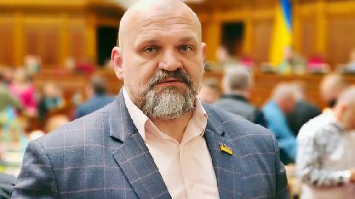 Найсильніша людина України, нардеп Василь Вірастюк став батьком вчетверте