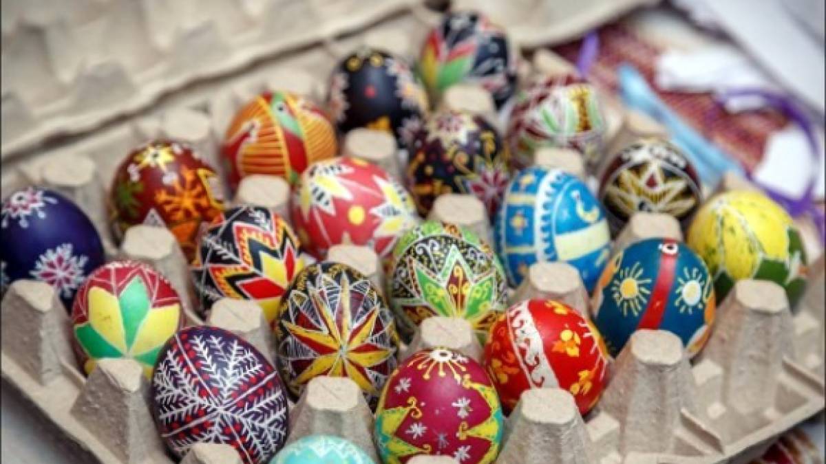 Музей Івана Гончара видав святковий набір великодніх листівок