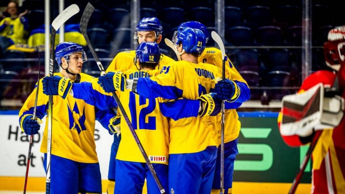 Збірна України з хокею здобула підвищення у класі