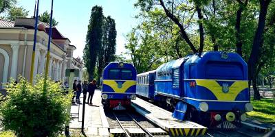 Найстарша в Україні і друга у світі за віком дитяча залізниця відкрила сезон