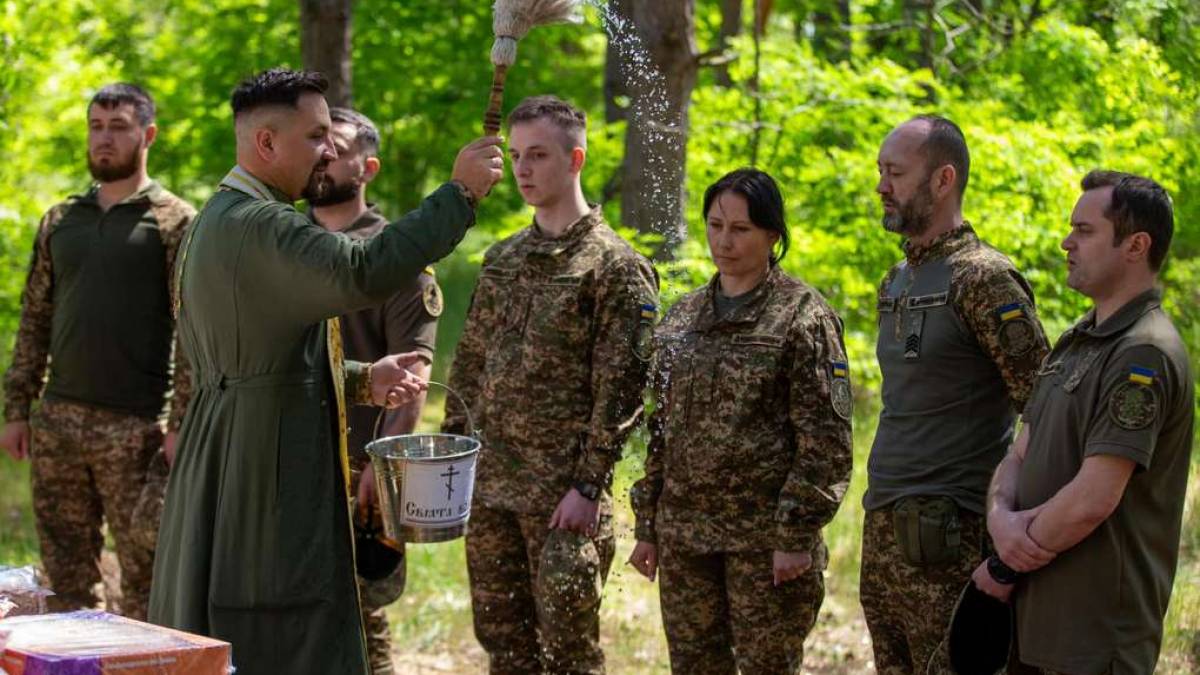 Захисники Запоріжжя приймали на бойових позиціях особливого гостя – військового капелана