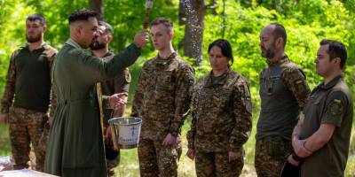 Захисники Запоріжжя приймали на бойових позиціях особливого гостя – військового капелана