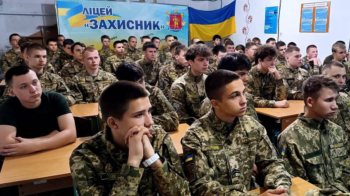 Запорізький ліцей «Захисник» чекає на своїх абітурієнтів
