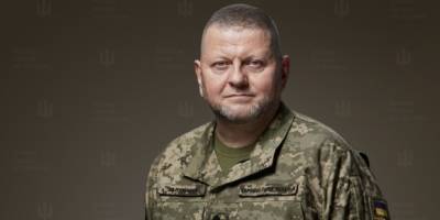 Зеленський звільнив генерала Залужного з військової служби і призначив його послом у Великій Британії