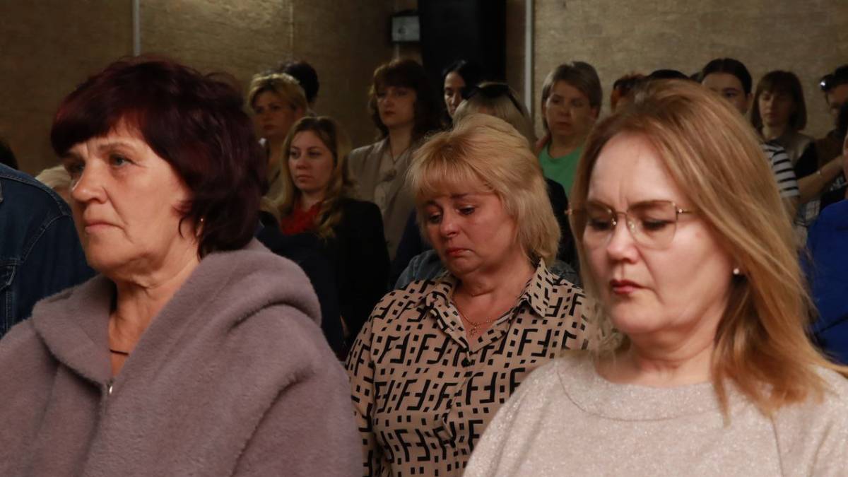 Сльози матерів та спогади військового: зворушлива зустріч напередодні Дня матері
