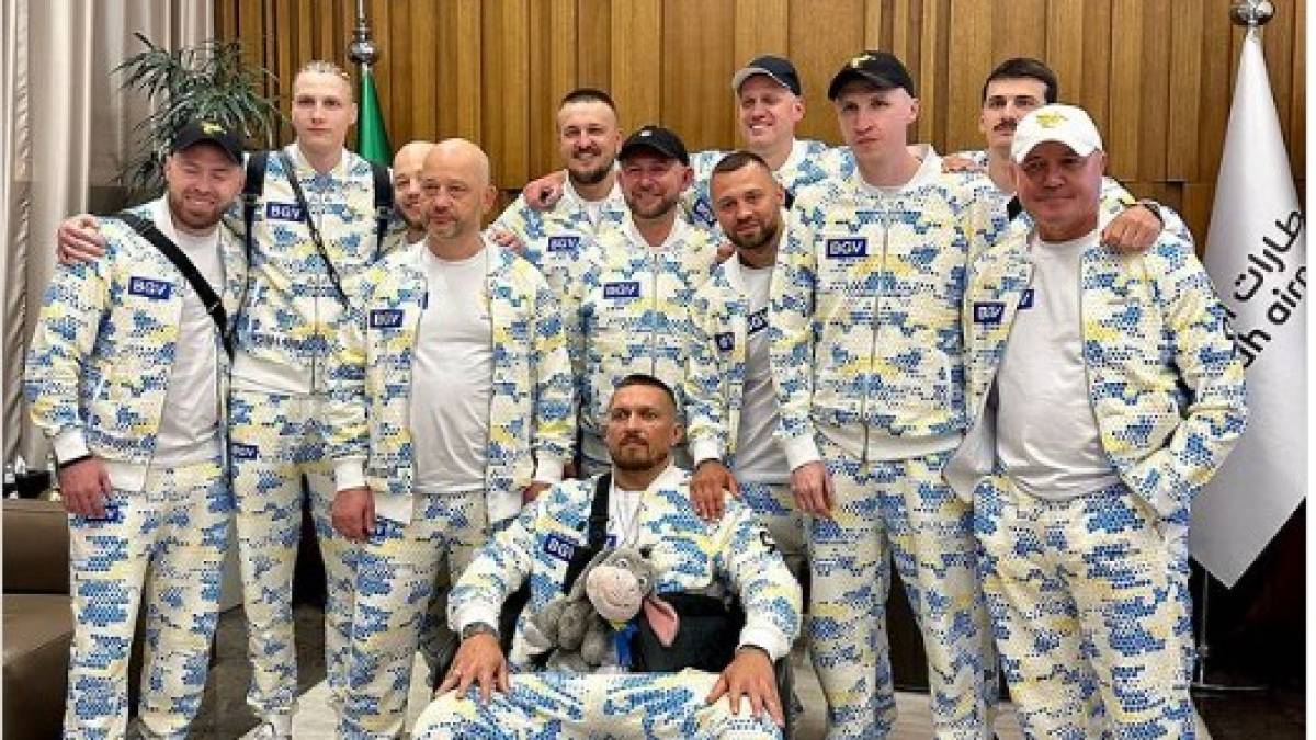 Усик прибув до Саудівської Аравії на бій з Ф’юрі