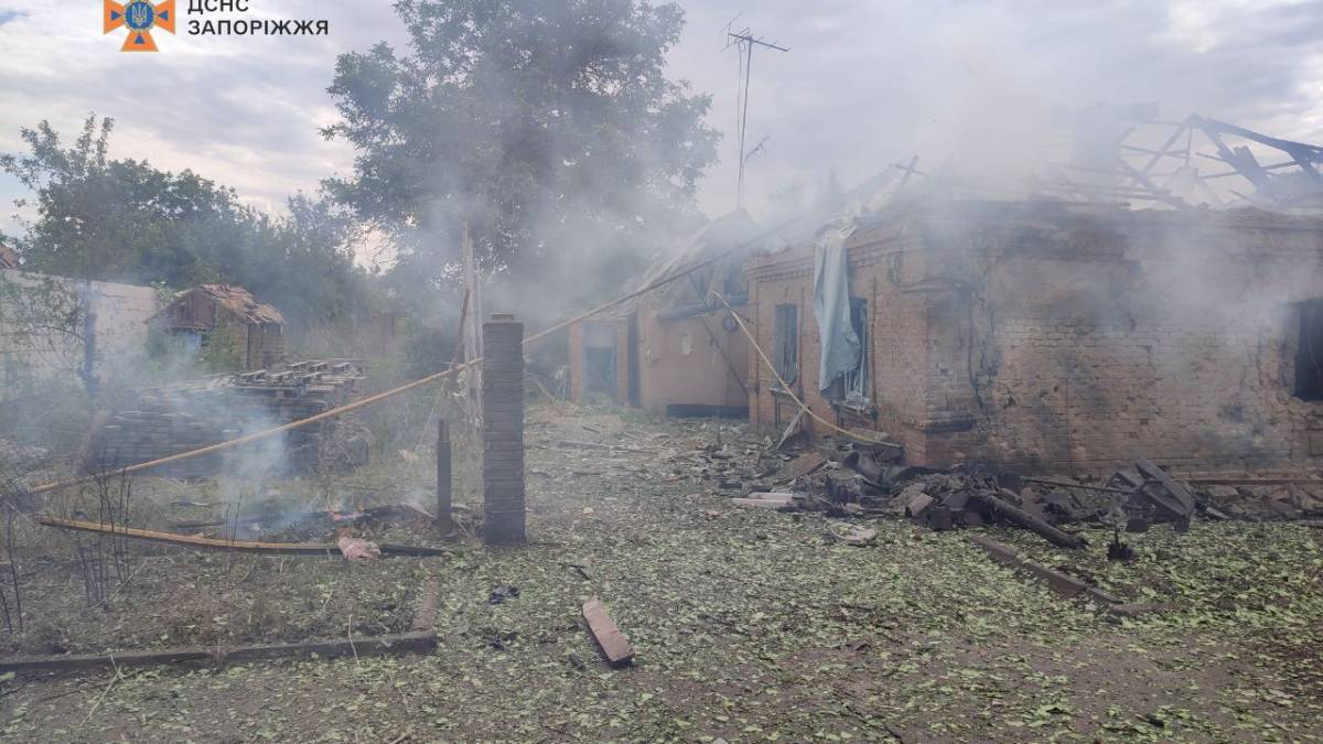 На Запоріжжі рятувальники знищували ворожі боєприпаси та гасили пожежі