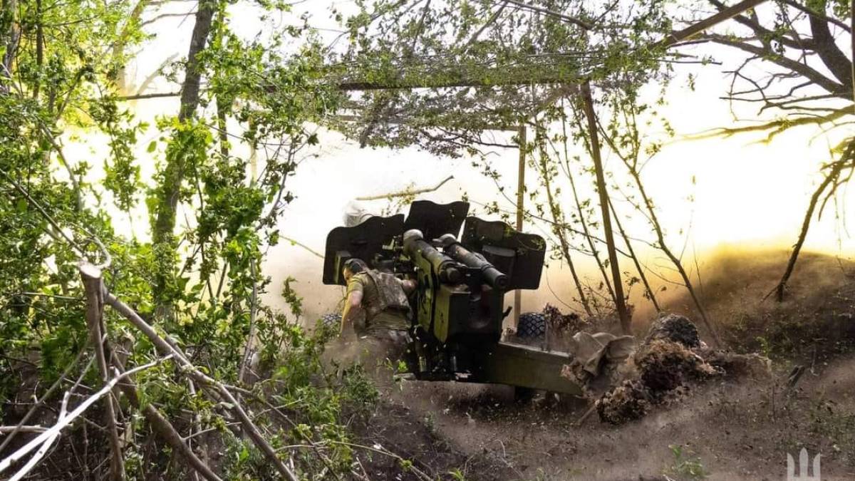 Генштаб ЗСУ — про орієнтовні втрати ворога на 13 травня: 484030 (+1740) осіб, 1070 (+4) РСЗВ, 7485 (+31) танків
