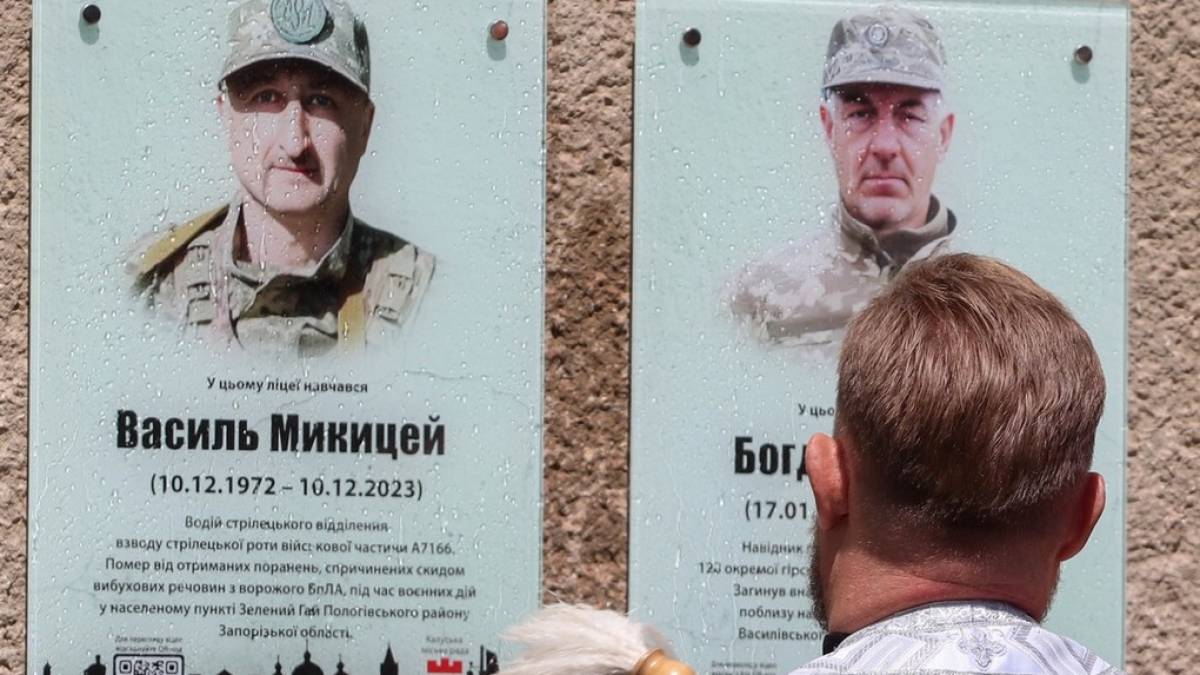 Загиблим на Запоріжжі військовослужбовцям відкрили меморіальні дошки на Франківщині