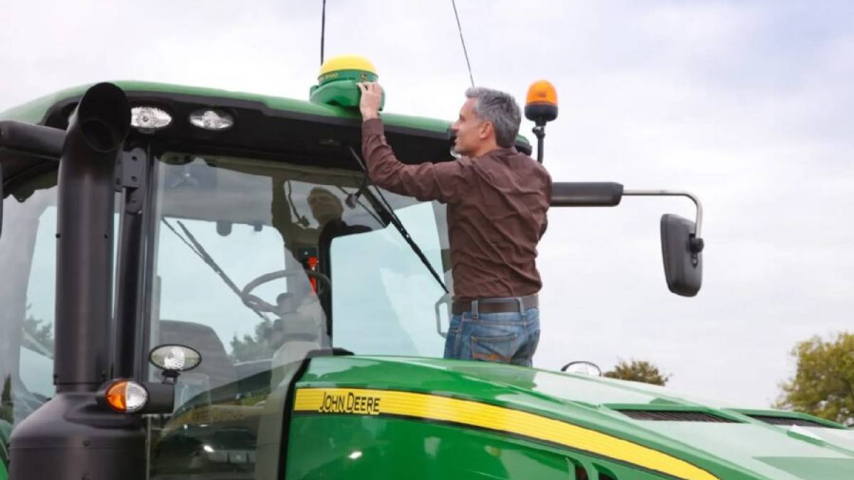 Сонячні бурі виводять з ладу фермерські системи GPS під час посівної